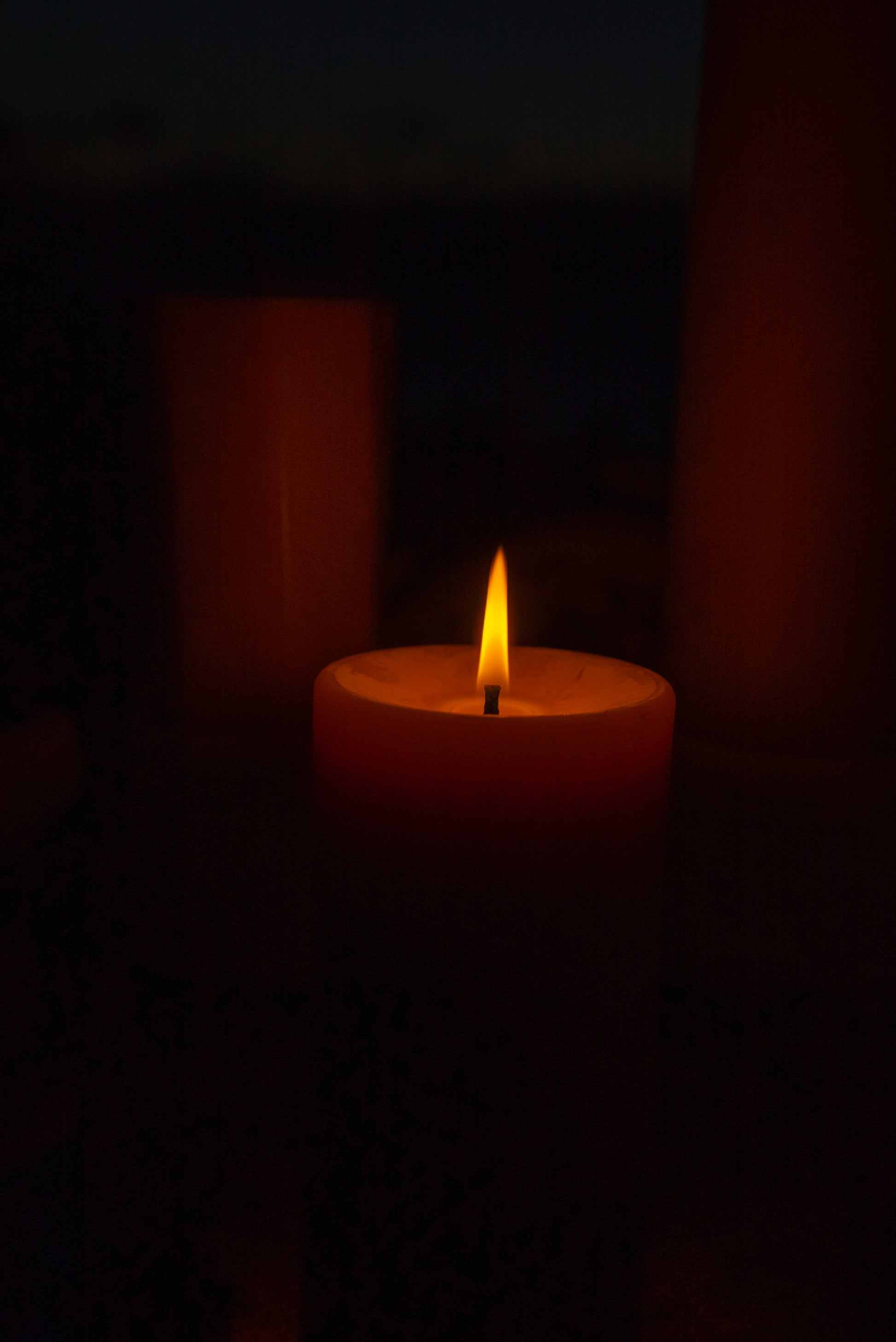 XXL Round Beeswax Pillar Candle - 180 hour burn